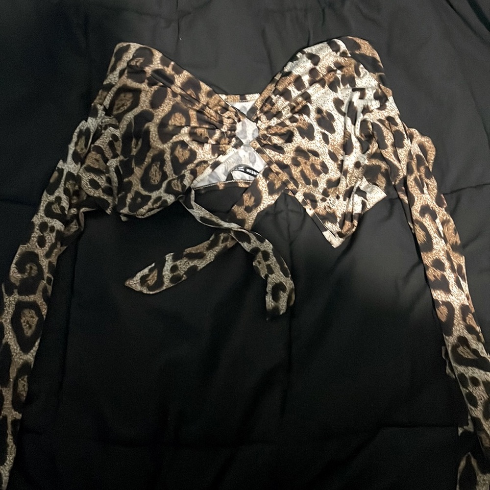 Womens Cheetah crop top size 4
